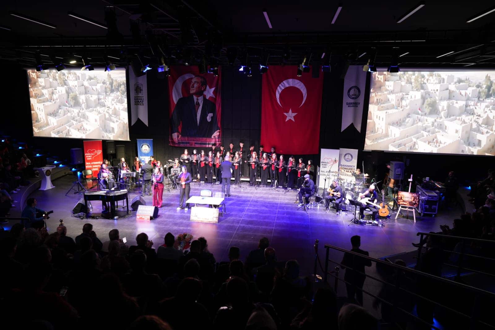 Kim Var, 27 Eylül 2026, CSO ADA ANKARA Tarihi Salon, Ankara konser afişi