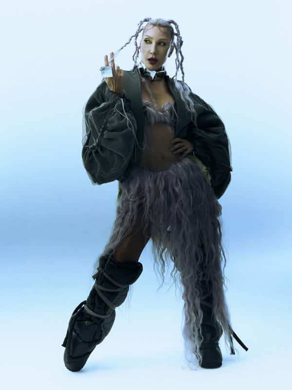 Hande Yener afişi