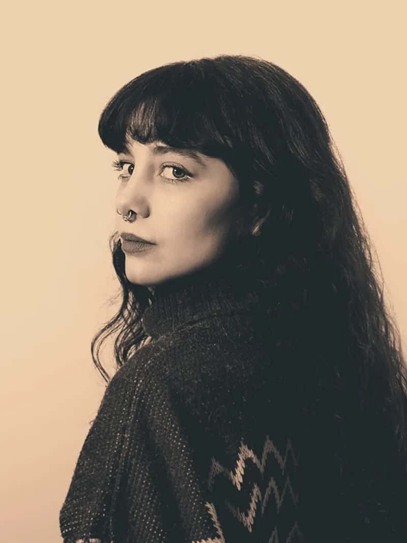 Selin Çıngır sanatçı fotoğrafı