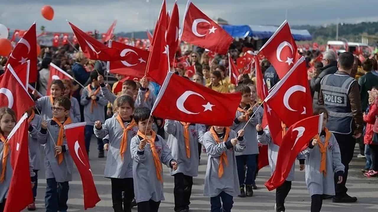 Cumhuriyet Resepsiyonu Konseri, 28 Ekim 2026, Ahmet Akın Kültür Merkezi, Burhaniye konser afişi