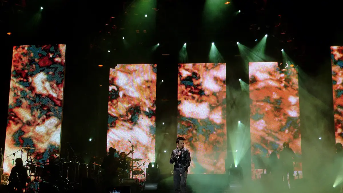 Tarkan'ın 2010'daki İstanbul konserinden bir kare: 2000'lerin nakaratları bugün de hep bir ağızdan söyleniyor.