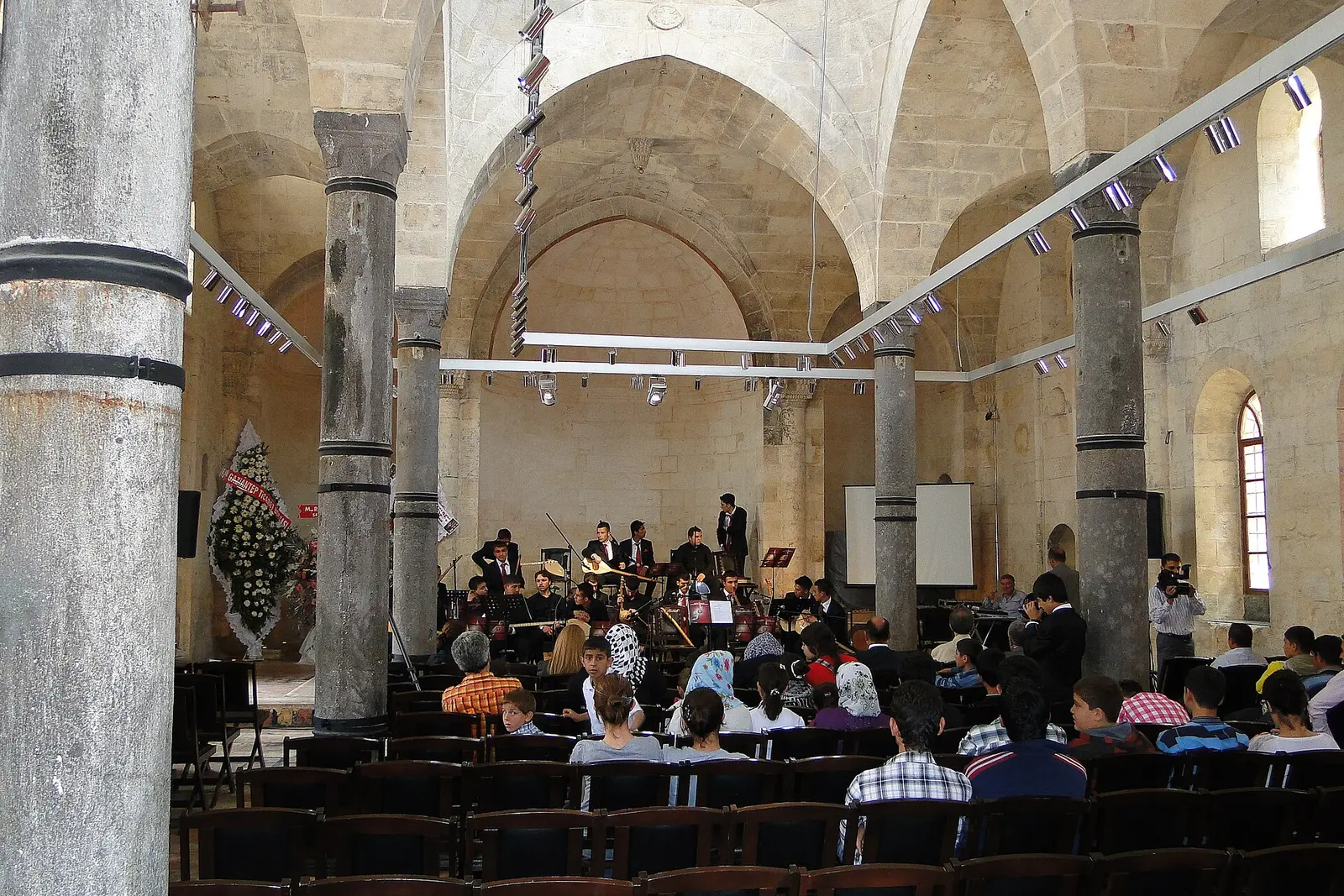 Arabesk Klasikleri: Konserde En Çok İstenen 8 Şarkı