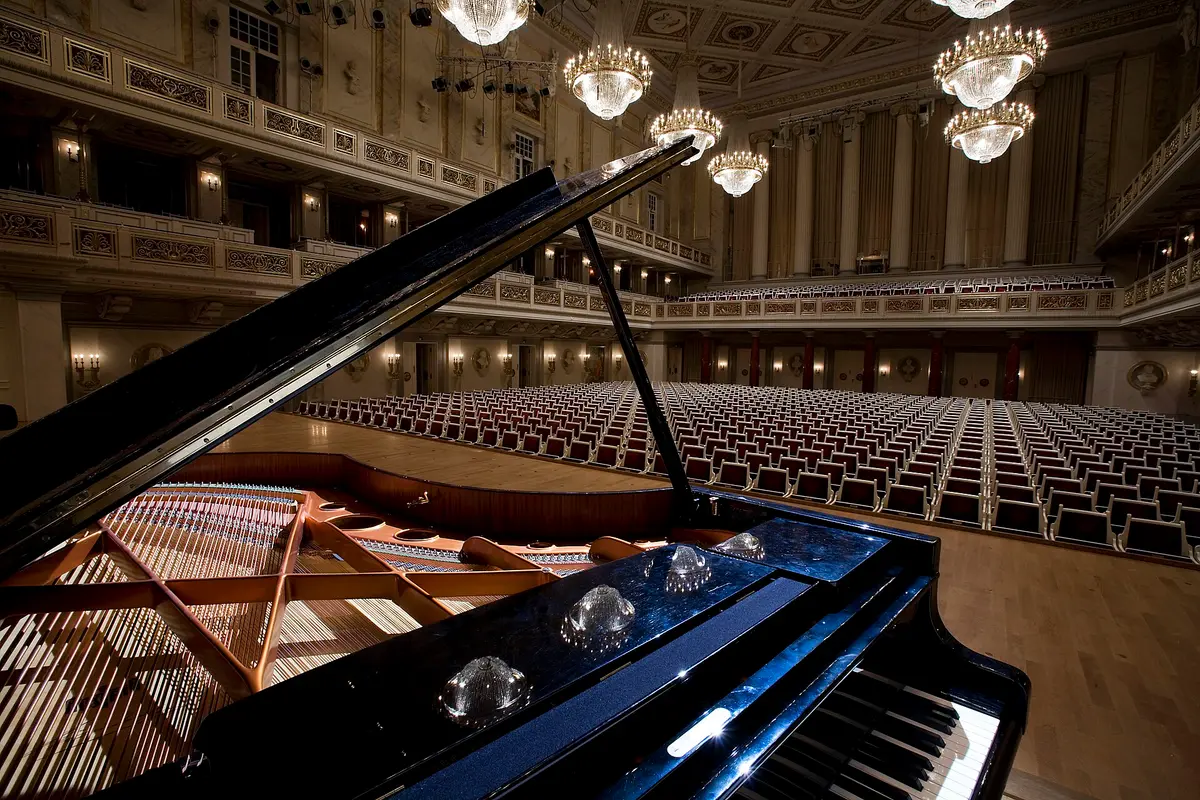 Kuyruklu piyano, Chopin'den Debussy'ye listedeki piyano eserlerinin asıl evi.