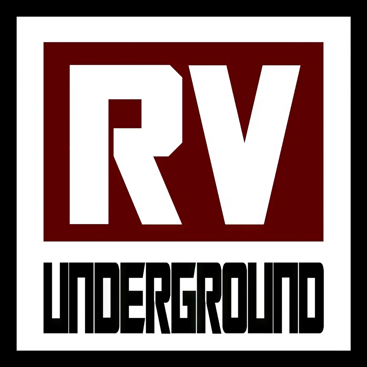 Yeraltı rap konserlerinin karanlık ve yoğun sahne atmosferi.