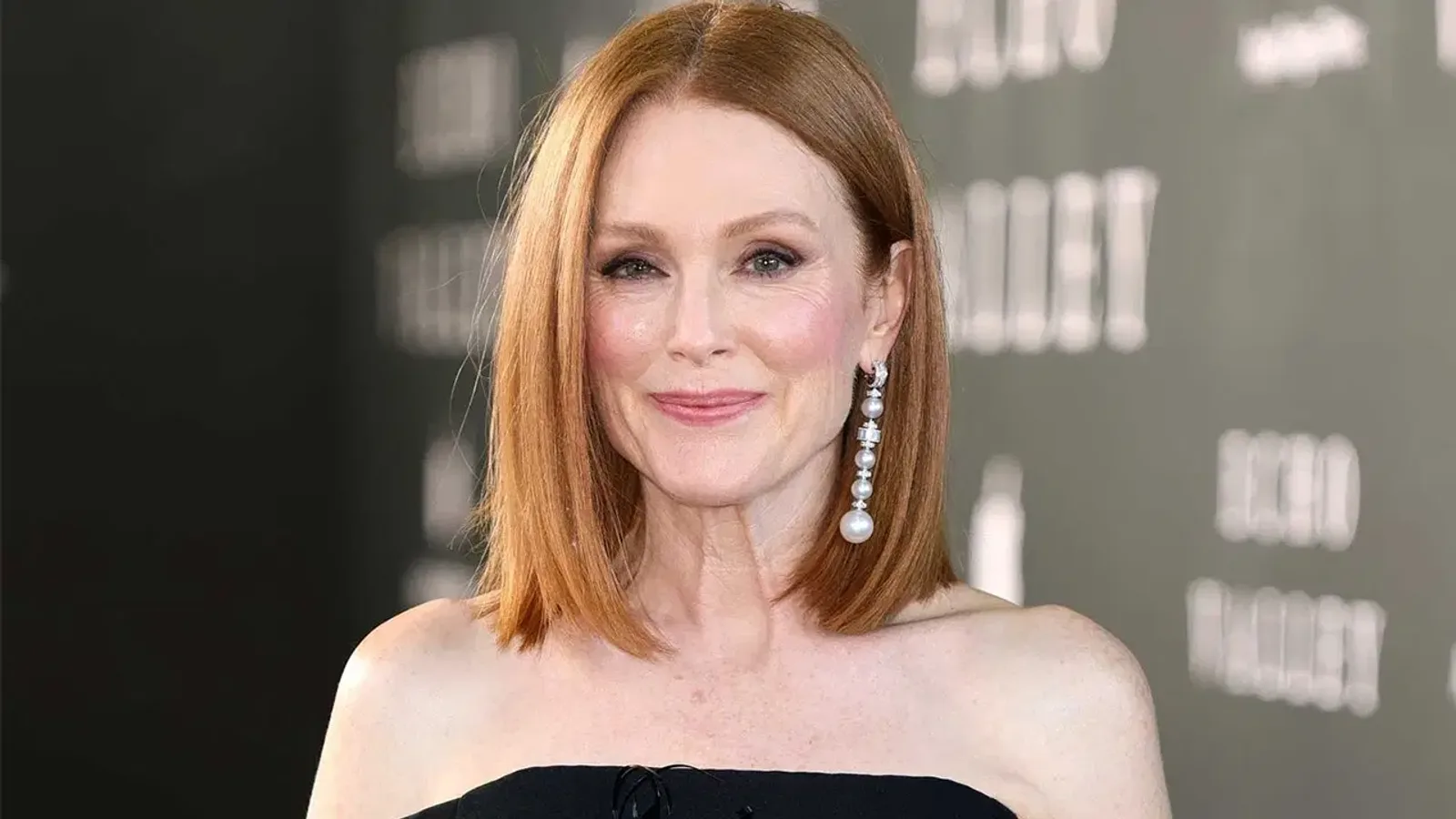 Julianne Moore, 20 Yıl Aradan Sonra Broadway'e Geri Dönüyor