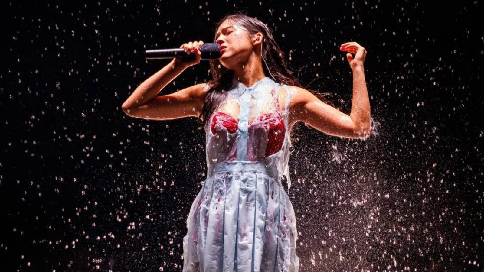 Olivia Rodrigo'nun Kostüm Değişimi: Türk Tasarımcı İmzasıyla Şov!